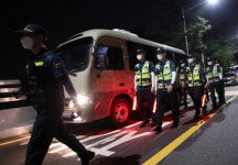 [속보] 경찰·소방 773명 박원순 철야수색···드론 6대·수색견 9마리 투입