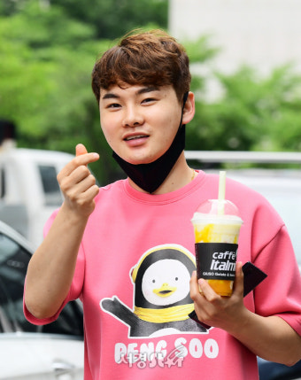 '장구의 신' 박서진, 모태 솔로입니다
