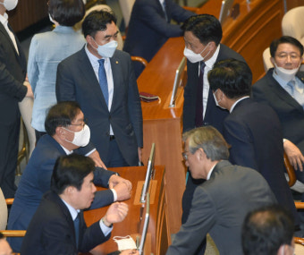 민주당, 이번엔 ‘부동산·공수처법’ 강행 전망···통합당 無휴가·비상대기