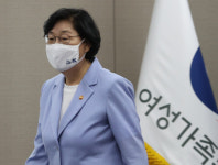 여가부 “3살 되면 수치심 느껴...유치원 남아 화장실 가림막 설치해야”