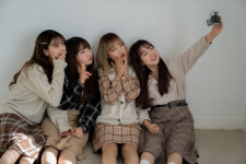 플로어스 “걸그룹이 전하는 사회적 메시지에 귀 기울여 주세요”