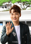 인사하는 박서진