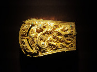 보석인줄 알았더니....신라시대 말 장신구가 비단벌레 날개였다고?