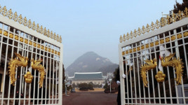 똥물 위 토사물 토사물3법···왕은 역병 아닌 북병에 걸렸소 조은산의 풍자글 [전문]