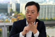 [고수에게 듣는다] 내년엔 주식이 최우선···미중 기술주 ETF 계속 지켜볼만