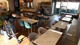 오늘부터 헬스장 문 열고 카페도 취식 가능