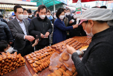 이낙연, 3차 재난지원금 충분치 않음 안다···적극 재정 의지 피력
