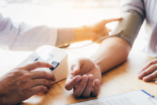 들쭉날쭉 혈압···재기 30분 전엔 흡연·커피·운동 금해야