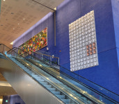 [로비의 그림] 여의도 파크원, 파란벽 위 휘황찬란한 꽃무리···도심속 천국이 열렸네