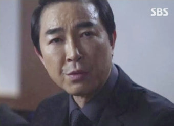 배우 송영규, 음주운전으로 경찰에 검거…법적 제재 및 활동 중단 등 불명예의 사례 발생