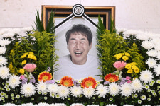 故 유상철 감독의 영정