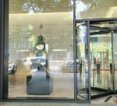 [로비의 그림]점잖은 외관에 파격적 미디어아트 품은 SK서린빌딩