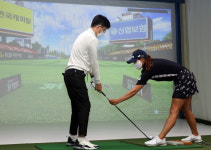 한화갤러리아타임월드,  한화큐셀골프단 초청 원 포인트 레슨