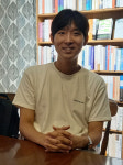"책방은 세대 연결의 장··· 적자 나도 포기 못하죠"