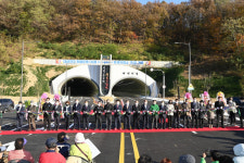 김천시청에서 터널통한 환경사업소간 도로개통