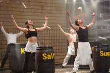 무아지경 난타전의 귀환...21개월만에 다시 두드린다