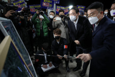 새만금 35년간 헛바퀴 돌아···지역민들 희망고문 시달려