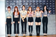 [SE★초점] 해체 에이프릴, 1년간 억울함 호소해도 지우지 못한 왕따 논란
