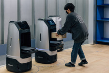 [네이버 신사옥 1784 첫 공개] 로봇이 배달하고 AI가 회의록 작성