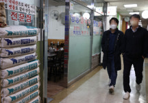 국수 한그릇 1만원…값 올려도 남는게 없어