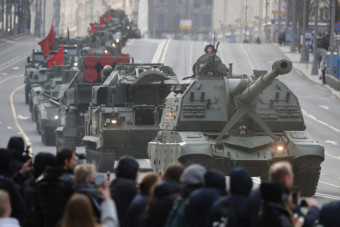 전승절 열병식 연습하는 러시아군 탱크
