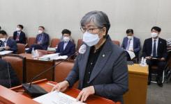 검은 머리가 백발로…조국이 공유한 ‘정은경의 시간’