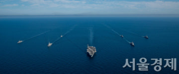 동해에 펼쳐진 한미연합함대의 위용…김정은 겨눈 한미의 경고장