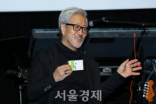 봄여름가을겨울 김종진, 카세트테이프라서 더 특별해요 [SE포토]