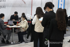 우창실업자판기 | '자판기'처럼 일자리찾기 쉬운 시장 만드는 고용부