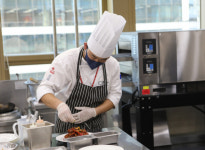 이름 빼고 다 바꿨다…롯데마트 ‘요리하다’ 먹어보니