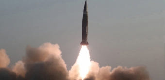 北, ICBM 추정 장거리 탄도미사일 도발…1발은 '실패 가능성'