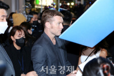 샘 워싱턴, 강렬한 눈맞춤 [SE★포토]