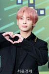 투모로우바이투게더 태현, 핑크 태현의 하트 [SE★포토]