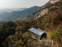 [건축과 도시]통제의 상징서 쉼의 공간 되다
