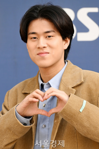 이무진, 야무지게 하트까지 [SE포토]