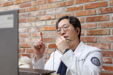 “모유수유 중 커피 괜찮나요?… 메타버스서 상담해보니