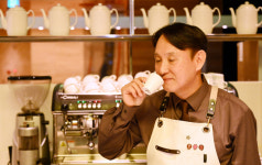 35년 배움과 진심이 담겼기에 L호텔 김캡틴의 커피는 오늘도 맛있다