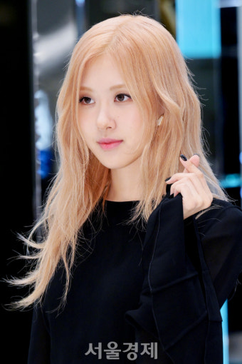 블랙핑크 로제, 하트 유발러[SE포토]