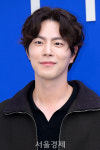 홍종현, 잘생겨서 크게 보고 싶어 [SE★포토]