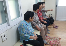 경로당 마다 수요 맞게 붙박이의자 설치…세심한 노인복지 펼친 지자체