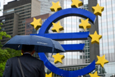 ECB, 기준금리 0.25%p 올려 4.5%…