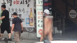 이번엔 홍대에 킥보드 비키니女…관심 바라는 듯, 그냥 관심 끄자