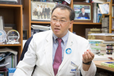 치맥 참기 힘들죠? 바람만 스쳐도 아픈 통풍 절주보다 중요한 건 [헬시타임]