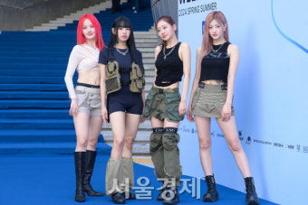 키스오브라이프, 패션위크 접수하러 온 괴물 신인 [SE포토]