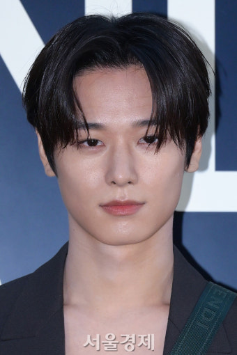 더보이즈 주연, 청담동 밝히는 비주얼 [SE포토]