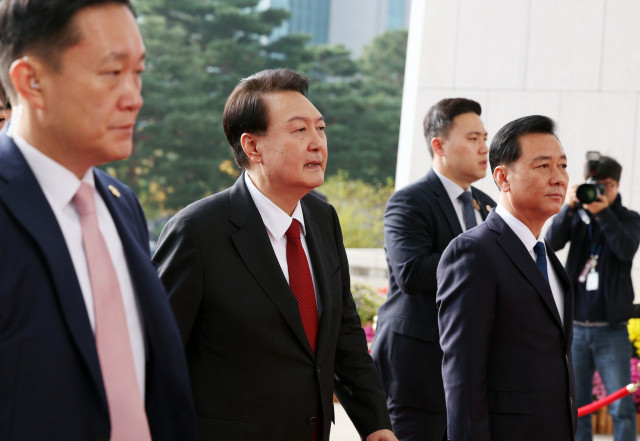 이재명, 국회 연설에서 회복과 성장 강조하여 신성장 동력 창출 방안 제시.