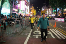 서울 마포구, 핼러윈 안전 대응 엄지 척…10만명 찾은 홍대서 인파 사고 없었다