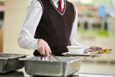 군대도 아닌데 밥을 단 10분 만에? 부산 중학교 10분 점심시간 대체 왜?