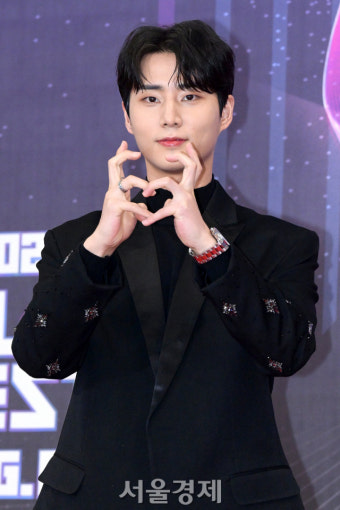 데이식스 영케이, 어느 날 하트에서 뿔이 자랐다 [SE포토]