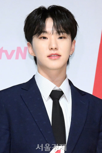 세븐틴 호시, 꽉 잡아줘 권순영 [SE포토]